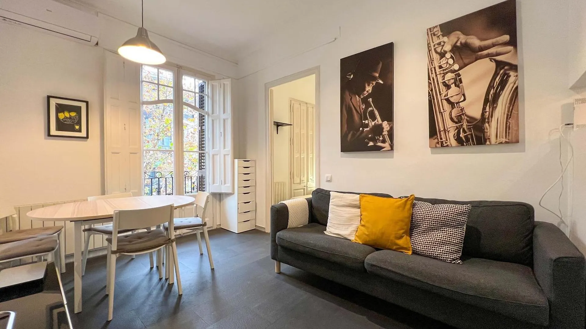 Stay Unique Apartments Cent contacts